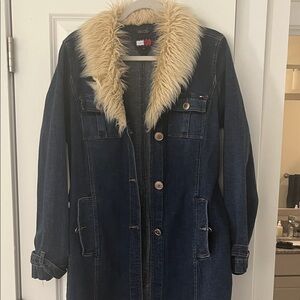 Tommy Hilfiger Women's Dark Blue Jean 3 qtr length coat with Tan Faux Fur Trim